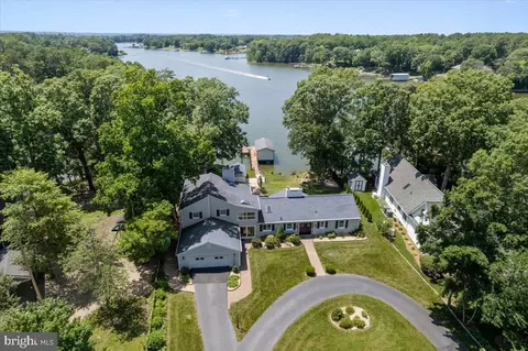 194 Harbor Dr, Lusby, MD 20657