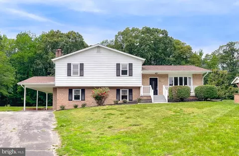 118 Helena Dr, Prince Frederick, MD 20678