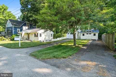 5665 Park Cir, Saint Leonard, MD 20685