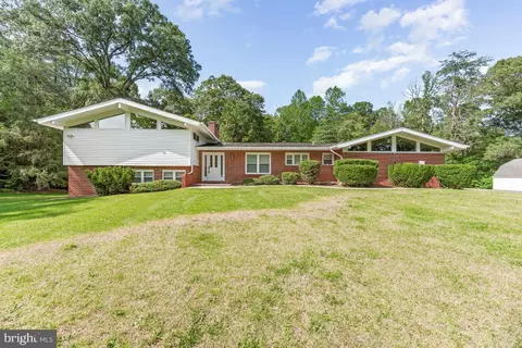 995 Clay Hammond Rd, Prince Frederick, MD 20678