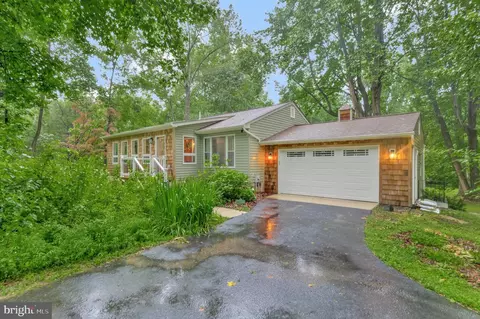 270 Sun Park Ln, Huntingtown, MD 20639