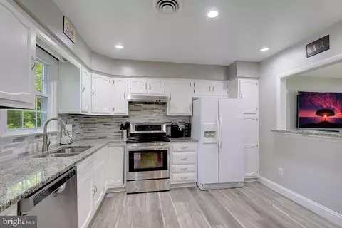 1326 Balsam St, Saint Leonard, MD 20685