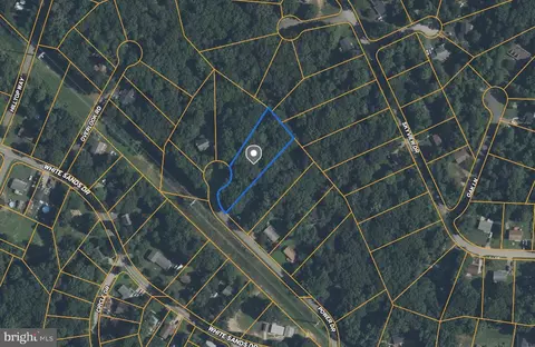 8248 Power Dr, Lusby, MD 20657