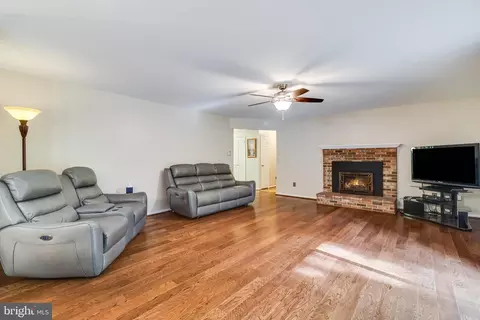 11215 Maplewood Dr, Dunkirk, MD 20754 photo 18