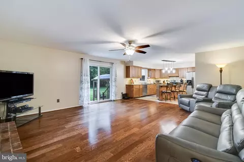 11215 Maplewood Dr, Dunkirk, MD 20754 photo 19