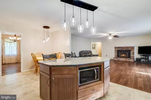11215 Maplewood Dr, Dunkirk, MD 20754 photo 8