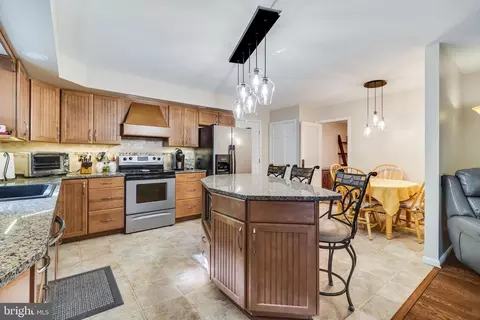 11215 Maplewood Dr, Dunkirk, MD 20754 photo 7