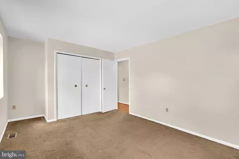 Bedroom - 9788 Howes Rd, Dunkirk, MD 20754 photo 4 of 8
