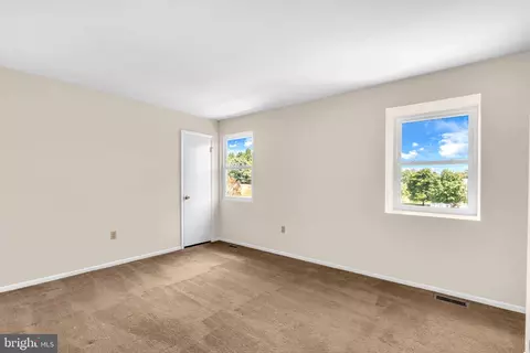 Bedroom - 9788 Howes Rd, Dunkirk, MD 20754 photo 3 of 8