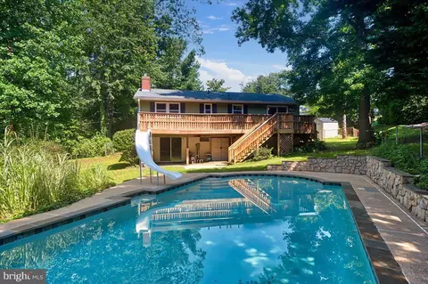 3901 13th St, Chesapeake Beach, MD 20732