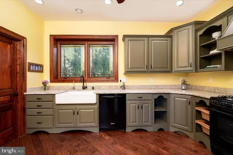 Kitchen - 6675 Marshall Rd, Saint Leonard, MD 20685 photo 4 of 5
