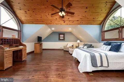 Bedroom - 6675 Marshall Rd, Saint Leonard, MD 20685 photo 5 of 8
