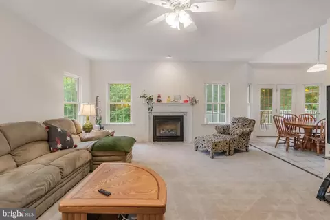 Living - 3350 Lancer Ct, Dunkirk, MD 20754 photo 2 of 4