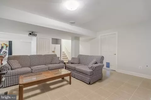 Living - 3350 Lancer Ct, Dunkirk, MD 20754 photo 4 of 4