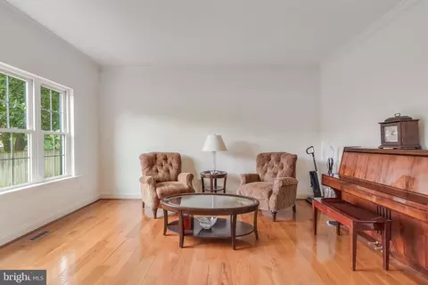 Living - 3350 Lancer Ct, Dunkirk, MD 20754 photo 1 of 4