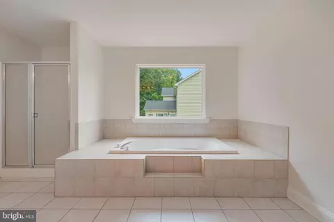 Bath - 3350 Lancer Ct, Dunkirk, MD 20754 photo 1 of 5