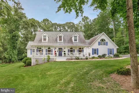 3897 Hunting Creek Rd, Huntingtown, MD 20639