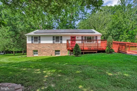 35 Walton Rd, Huntingtown, MD 20639