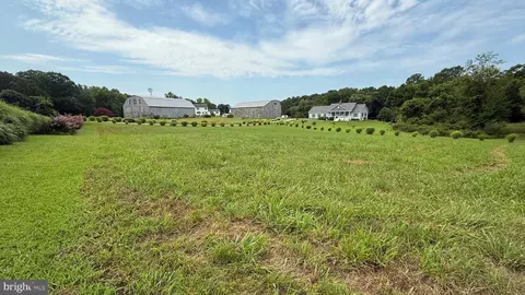 6265 Parkers Wharf Rd, Saint Leonard, MD 20685