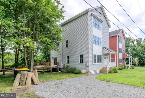8207 Elm Ln, Chesapeake Beach, MD 20732