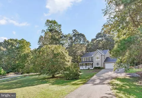 1041 Kings Creek Dr, Saint Leonard, MD 20685