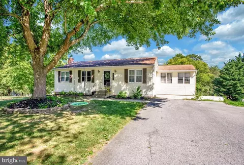 8661 Saint Andrews Dr, Chesapeake Beach, MD 20732