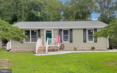 916 Crystal Rock Rd, Lusby, MD 20657