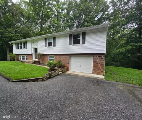 905 Flavia Ct, Prince Frederick, MD 20678