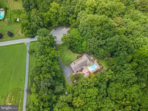 View/Area - 11931 Lyons Glen Ct, Dunkirk, MD 20754 photo 5 of 12