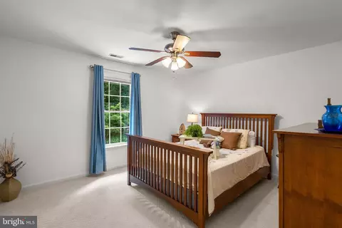 Bedroom - 11931 Lyons Glen Ct, Dunkirk, MD 20754 photo 5 of 6