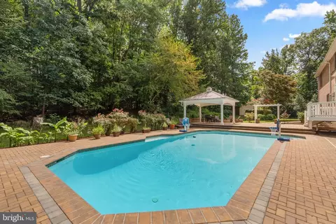 Exterior - 11931 Lyons Glen Ct, Dunkirk, MD 20754 photo 13 of 17