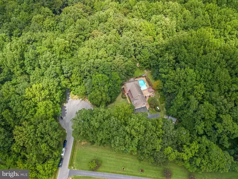 View/Area - 11931 Lyons Glen Ct, Dunkirk, MD 20754 photo 4 of 12
