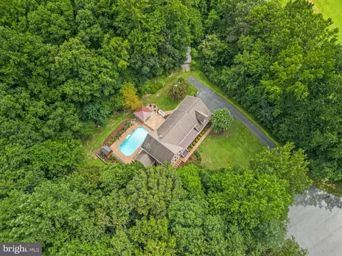 View/Area - 11931 Lyons Glen Ct, Dunkirk, MD 20754 photo 2 of 12