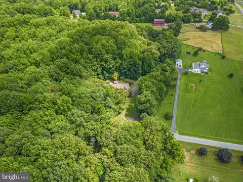 View/Area - 11931 Lyons Glen Ct, Dunkirk, MD 20754 photo 3 of 12