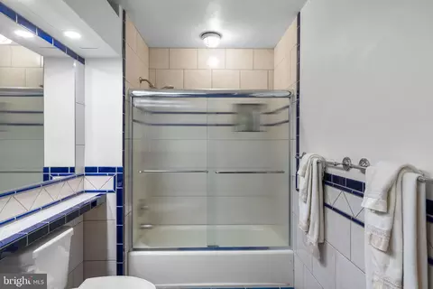 Bath - 11931 Lyons Glen Ct, Dunkirk, MD 20754 photo 8 of 8