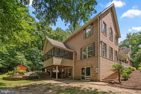 Exterior - 11931 Lyons Glen Ct, Dunkirk, MD 20754 photo 5 of 17