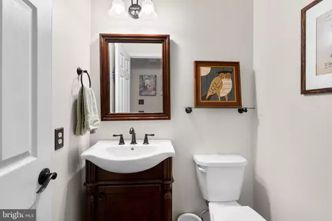 Bath - 11931 Lyons Glen Ct, Dunkirk, MD 20754 photo 4 of 8