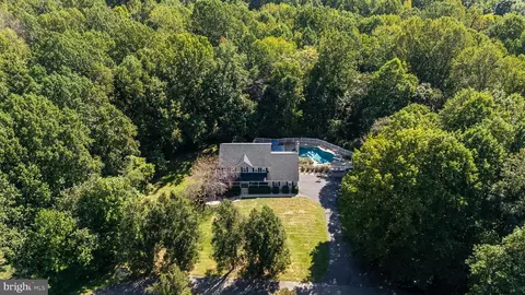 2424 Wildflower Ln, Huntingtown, MD 20639