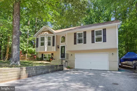 513 Chisholm Trl, Lusby, MD 20657