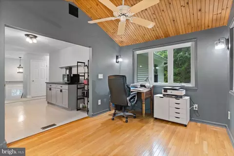 Entry Way - 6571 11th St, Chesapeake Beach, MD 20732 photo 1 of 2