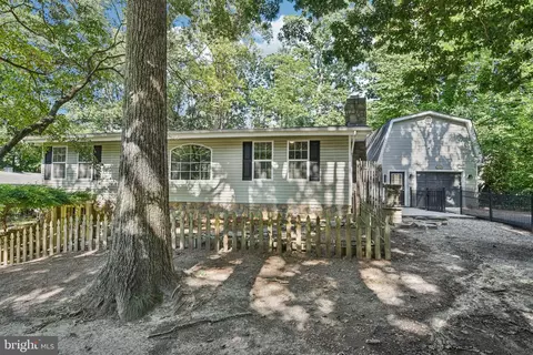 158 Thunderbird Dr, Lusby, MD 20657