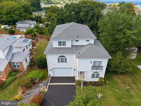 3912 17th St, Chesapeake Beach, MD 20732