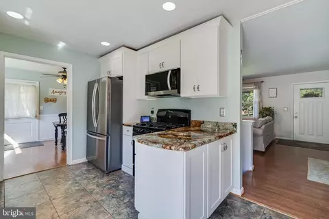 Kitchen - 3408 Lyons Creek Rd, Dunkirk, MD 20754 photo 2 of 6