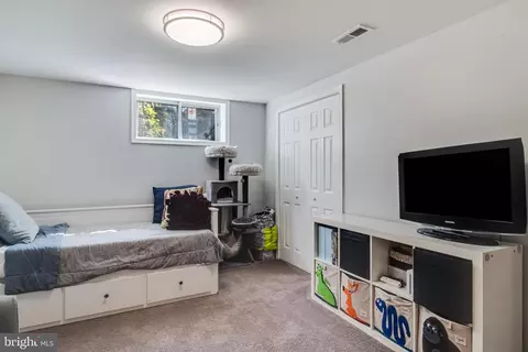 Bedroom - 3408 Lyons Creek Rd, Dunkirk, MD 20754 photo 6 of 6
