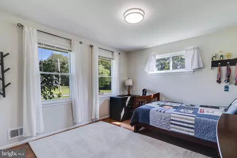 Bedroom - 3408 Lyons Creek Rd, Dunkirk, MD 20754 photo 3 of 6