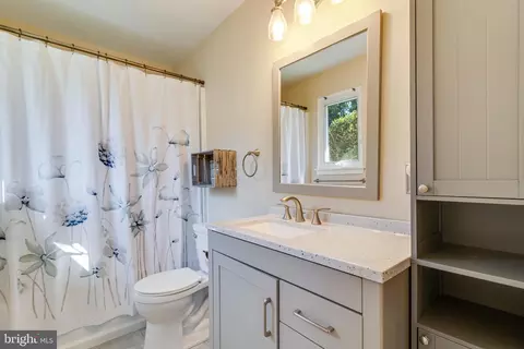 Bath - 3408 Lyons Creek Rd, Dunkirk, MD 20754 photo 1 of 2