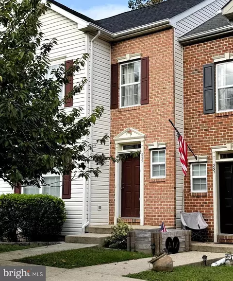 395 Cambridge Pl, Prince Frederick, MD 20678