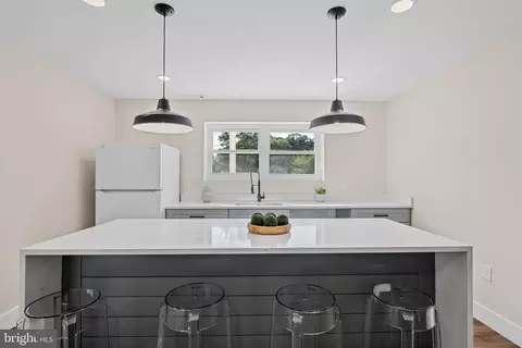 Kitchen - 11207 Maplewood Dr, Dunkirk, MD 20754 photo 4 of 5