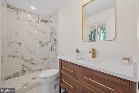 Bath - 11207 Maplewood Dr, Dunkirk, MD 20754 photo 1 of 4