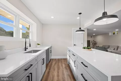 Kitchen - 11207 Maplewood Dr, Dunkirk, MD 20754 photo 5 of 5
